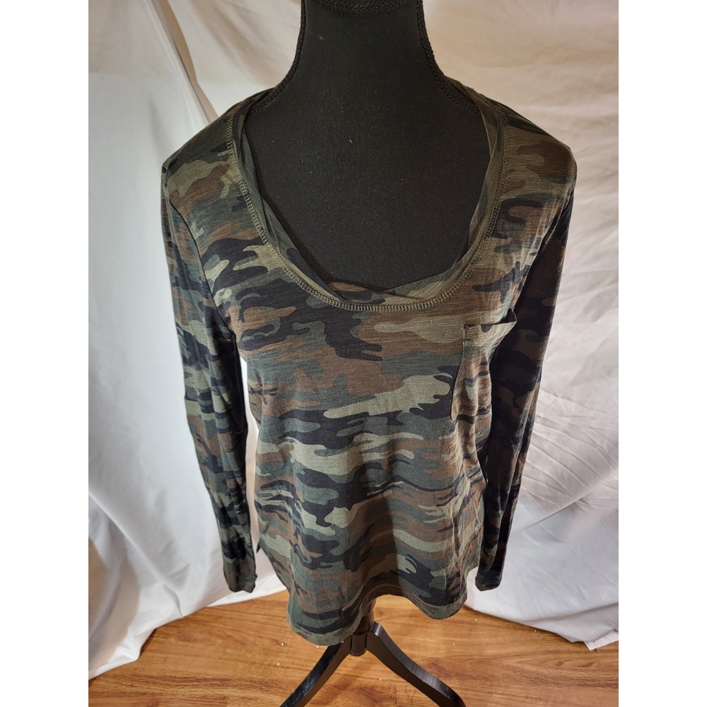 NWT Social Standard Sanctuary Dylan Scoop Neck Long Sleeve Tee Camo Small